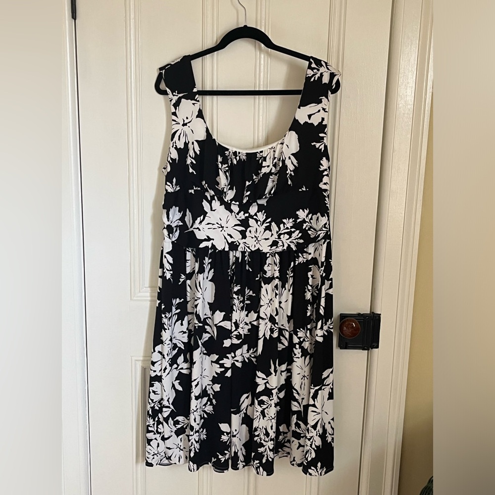 Black White Floral Fit & Flare Dress XXL Flowy Skater Style Mini